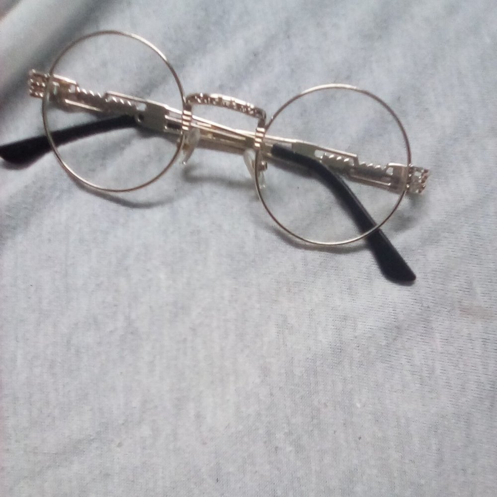 Gold round new glasses